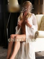 Pia, 46 Jahre alt mit blonden Haaren und BH 80C - Kategorie: Callgirls und Escort aus Hamburg (Best One)